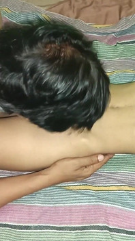 18歳の学生、本物のデシ・バージン・ティーン・インディア、初めての胸と膣の愛、ハードコアなアナル指のガールフレンド、大学