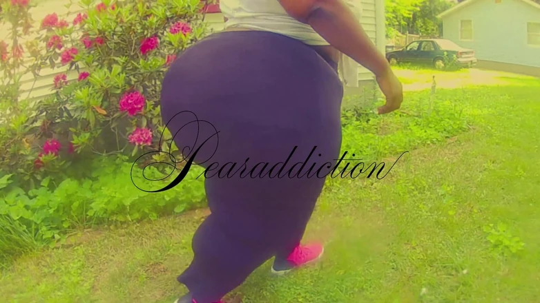 Pearaddiction: Walking in the Yard