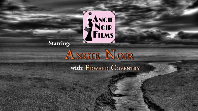 Angie Noir: 彼は継母やアンジー・ノワールとの私のフェラチオを見逃しましたか