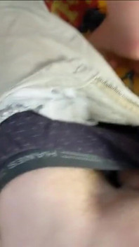 Ponižující šéf je přinucena stříkat