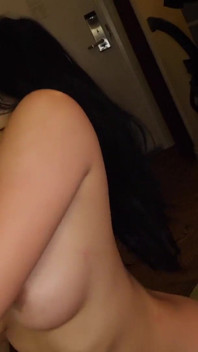 Sexy und süßes mädchen scarlett alexis liebt es, ausgeschlampet zu werden