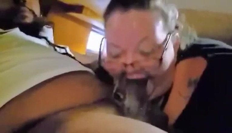 Kimmywetwet: besar pancut pada cermin mata babi toksik selepas deepthroat selamba