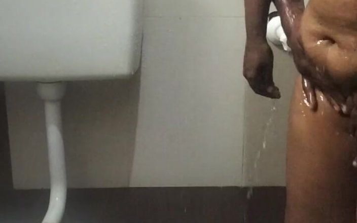Funny couple porn studio: Tamil Solo Bathing Romance