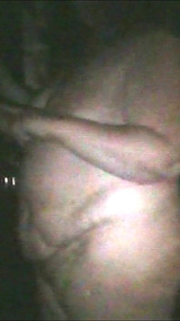 Desnudo En El Cuarto Oscuro