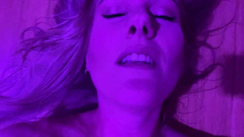 Sarah Passions: Stare Ke Dalam Mata Saya Semasa Saya Pancut Untuk Awak