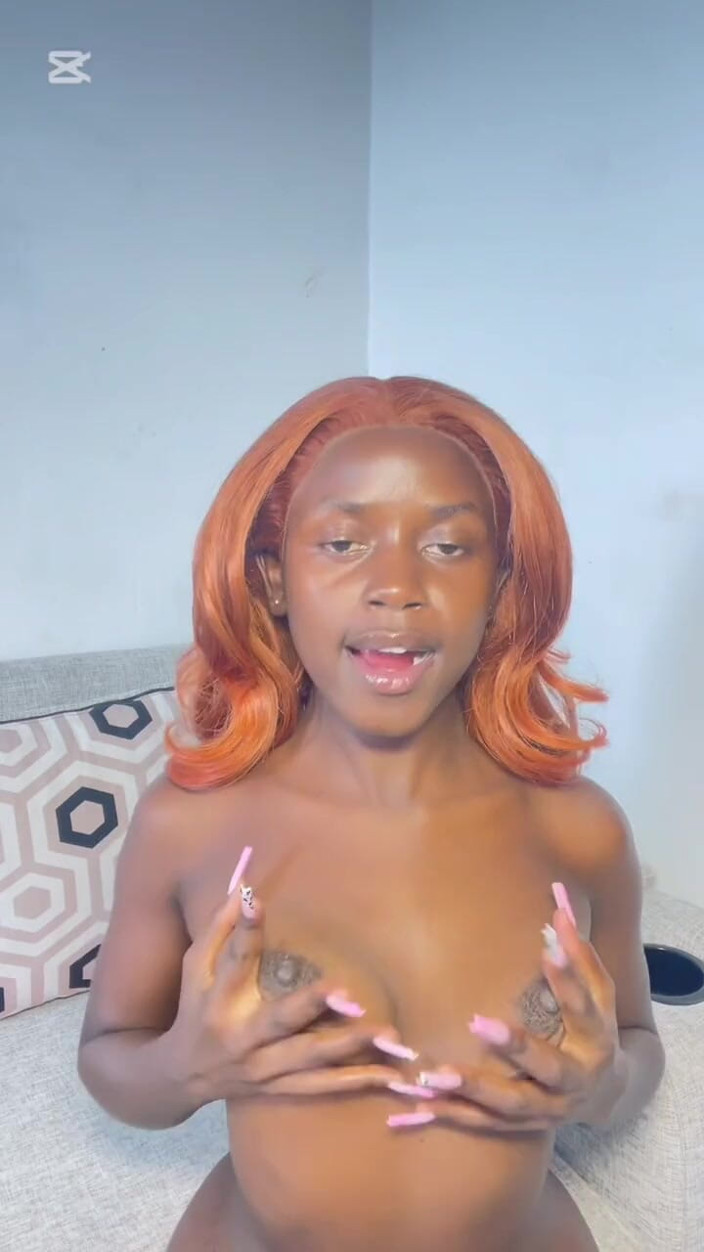 Chickysue: Big Booty Ebony Rides Huge Dildo
