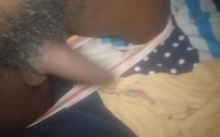 Badman4606: Louco cara se masturbando em seu quarto