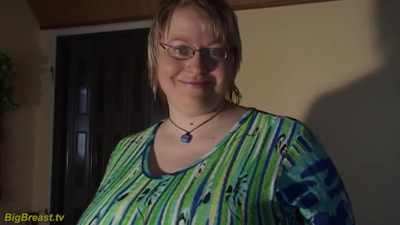 Big Breast: Peluda gordinha gordinha oleou seus peitos monstros extremos