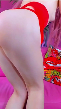 Provocação no cu, garganta profunda, plug anal e vibrador clitóris