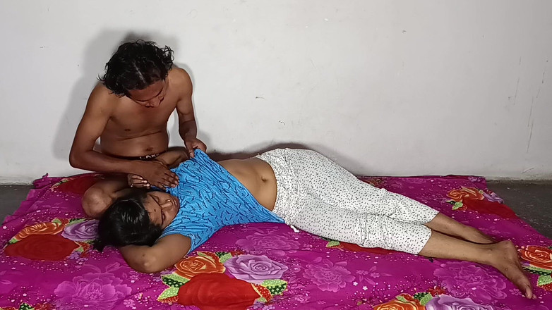 Desi Bhabhi Neha: Stomende Desi Indische milf seks! Hete hindoe-vrouw eigengemaakte seks