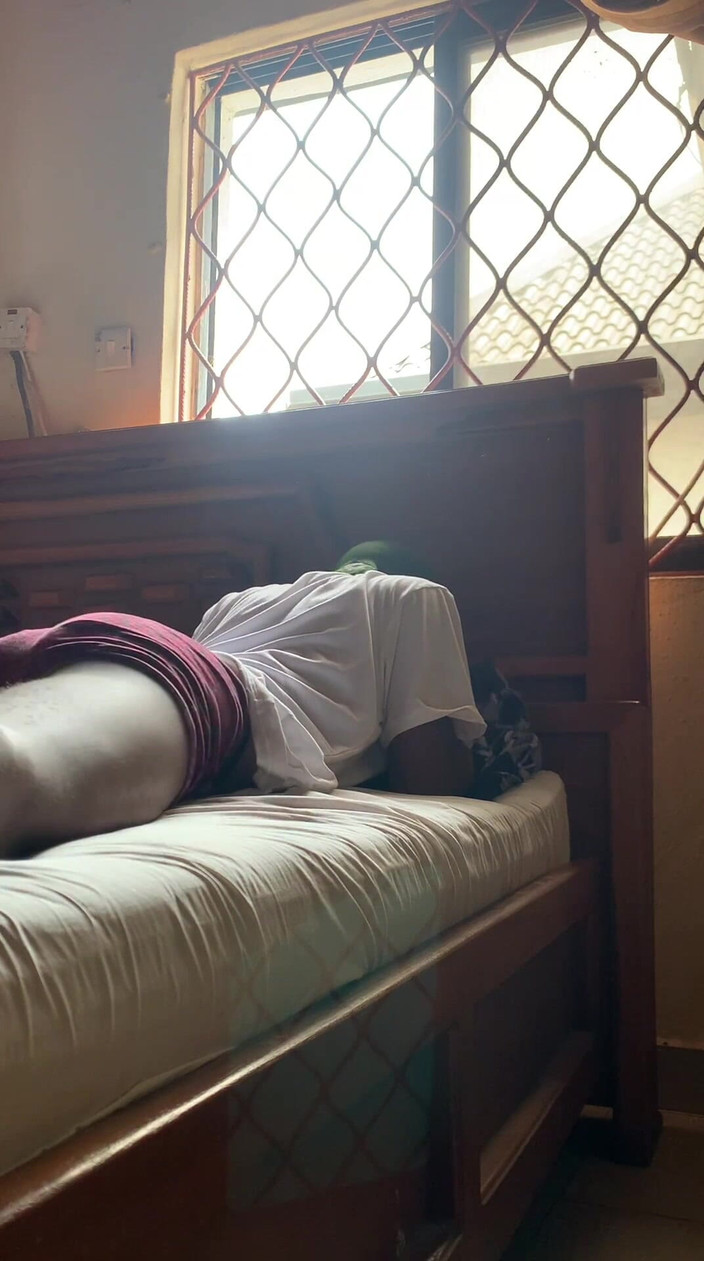 Mr. Noisy Hole: Aku lubangku sampai beleleh!