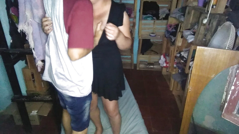 Fitcure1: Dotýkám se jejích koz s jejími krátkými šaty