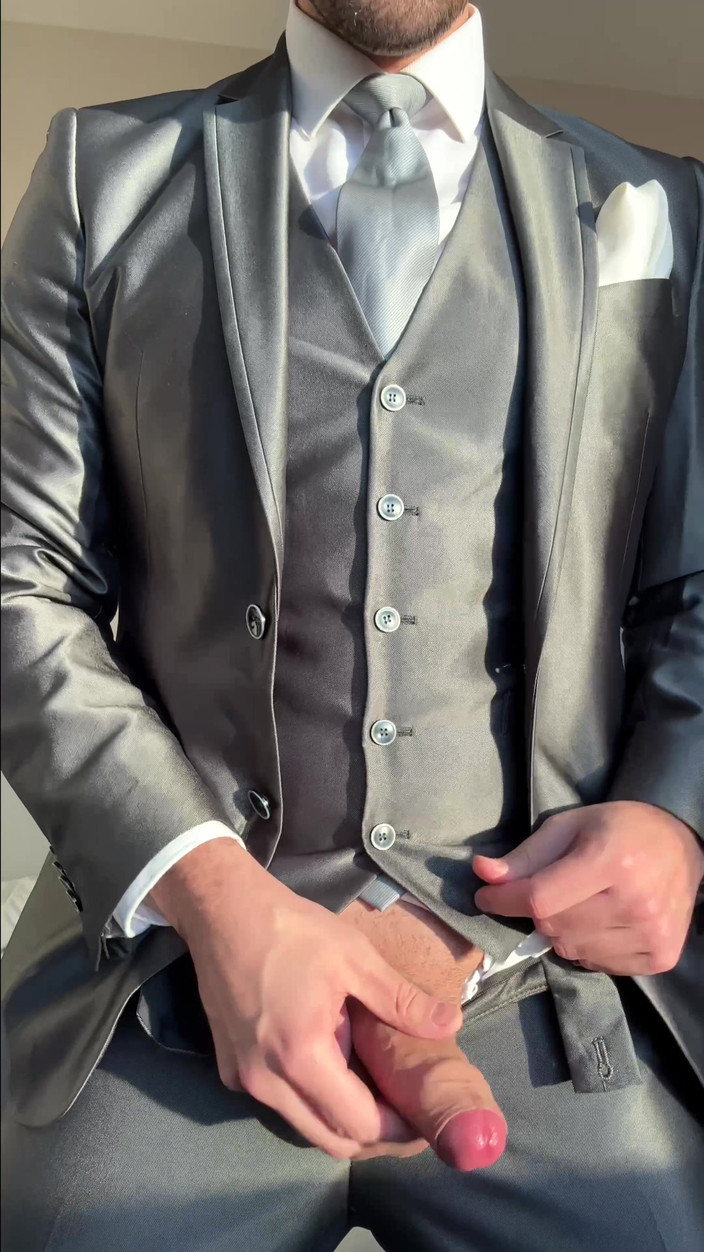 Master Shiny Shoes: Ženich si honí v hotelovém pokoji