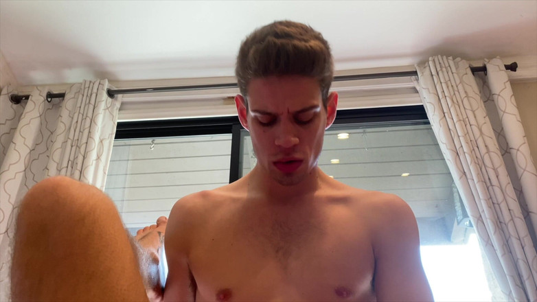 Dante Colle Gay: Nisan aptal şakası yaparken 2 arkadaş arkadaşlarının yatağında sikişiyor