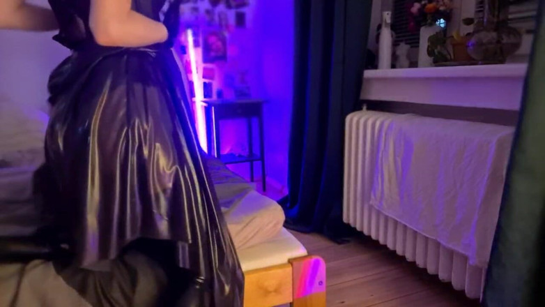 Czech Ladies: Io Ho Vestiti in Lattice E Lui Mi Bacia E...