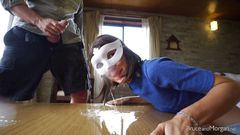 Bruce-and-Morgan: Richiesta dell'utente: piscio leccare dal tavolo