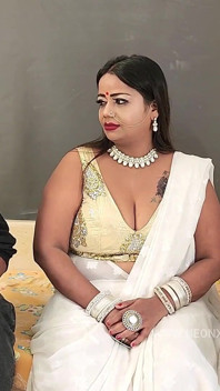 Ghairah Dengan Pepek Basah MILF cantik berkongkek tegar bertiga