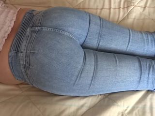Ardientes 69: Look at My Big Ass with the Jeans on and...