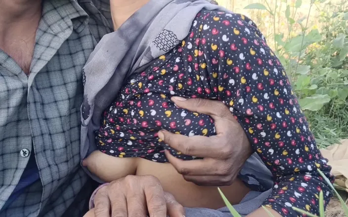 seema: Hindi Mai Sister-in-law Went to the Farm to Take Fodder...