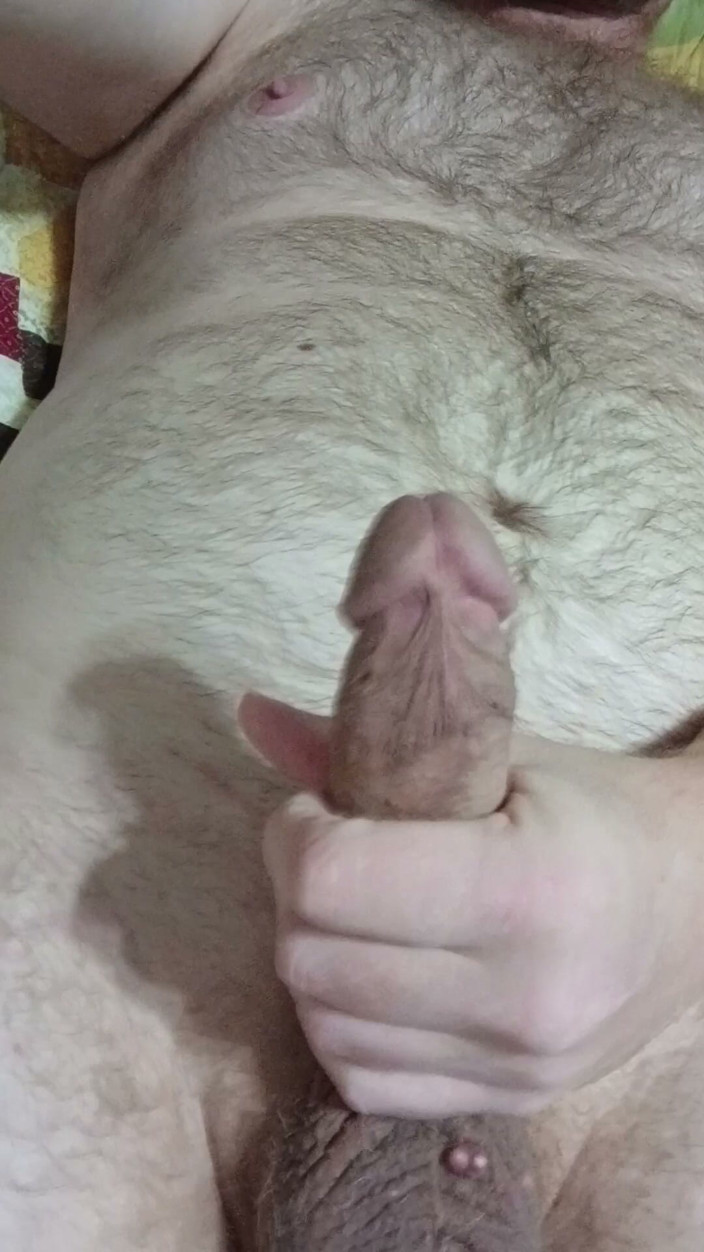 Hairy Cubb: Głaskanie mojego kutasa dildem w mojej dupie