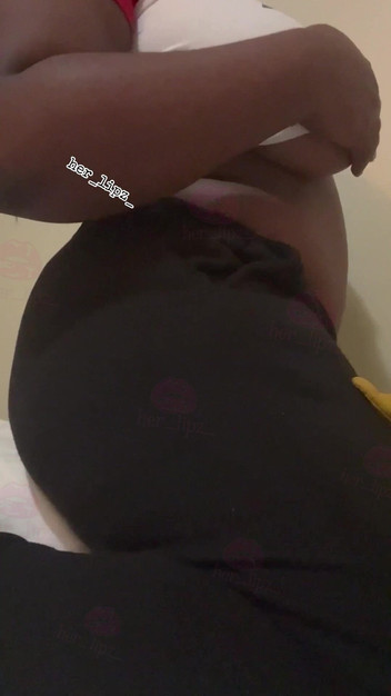 Anye Meshell: Membonggol Dalam Panggilan Video!