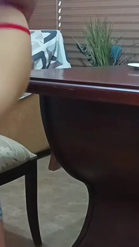 Evde kal ve üvey kız kardeşini sik. Çok seksi orta yaşlı seksi üvey kız kardeşim var!