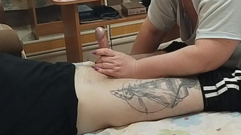 Zona901: 胖女孩用她的嘴吮吸我的鸡巴达到射精