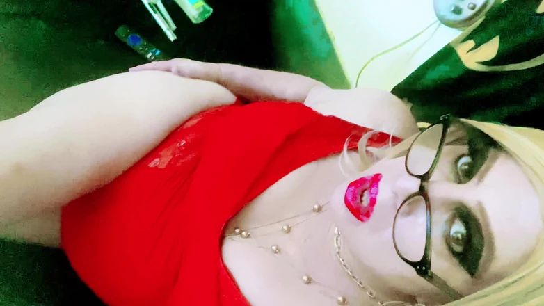 Krissy Sweets: Krissy Sweets穿着高跟鞋的金发女郎