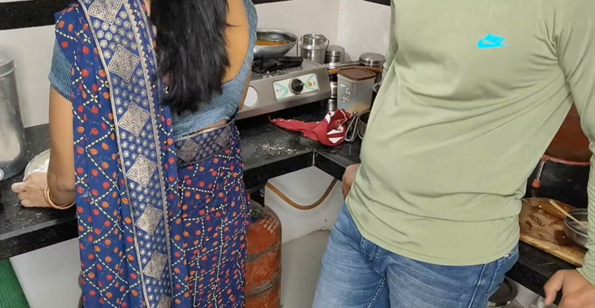 Kavitha_Vintho_: La zia indiana indiana in cucina nostro marito vieni a...