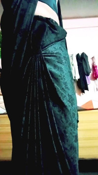 Indian Gay Crossdresser Gaurisissy Pressing Her Big Boobs in Balck Saree XXX Sex