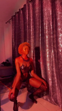 Tarian lingerie seksi