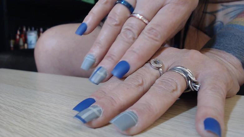 Abby Anna: Finger fetish fingernail tapping