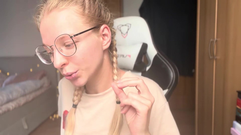 Goddess_Bella_Rae: Como eu o expus