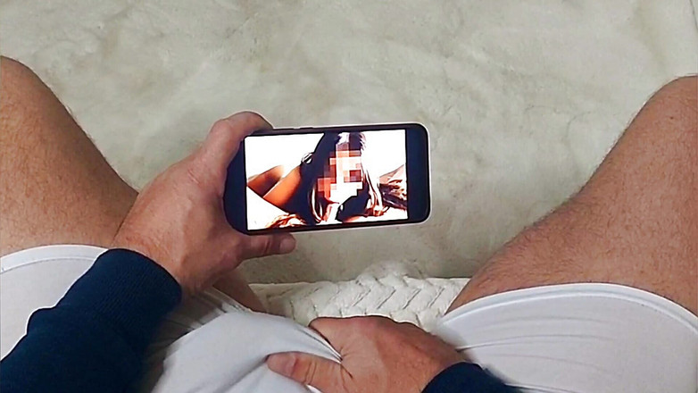 LovelyfeetsLola: Nachytala jsem ho, jak mě sleduje, a nechala jsem ho...