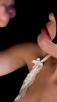 Mungitura del tavolo fino al limite - orgasmo rovinato esplosivo