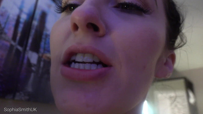 SophiaSmithUK: ASMR a big kiss