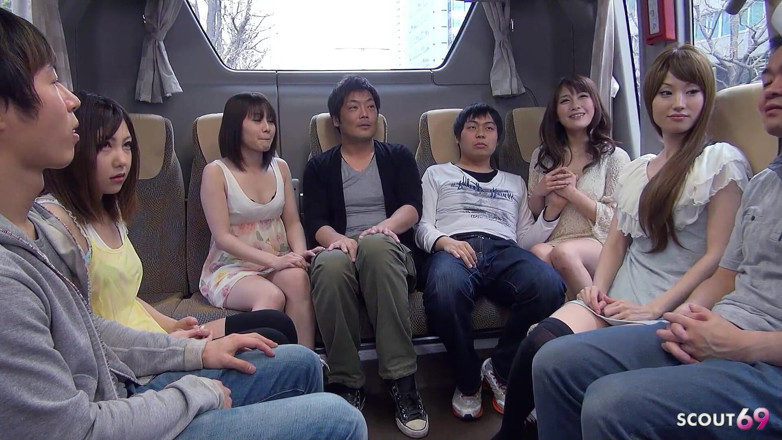 Asian porn collection: 버스에서 마른 일본 십대와 소년과 무수정 풀 JAV 그룹 섹스 난교