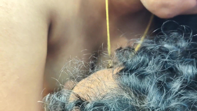 Vaigavarun45: Seksi bayan bir oğlanı sikişmesi için baştan çıkarıyor