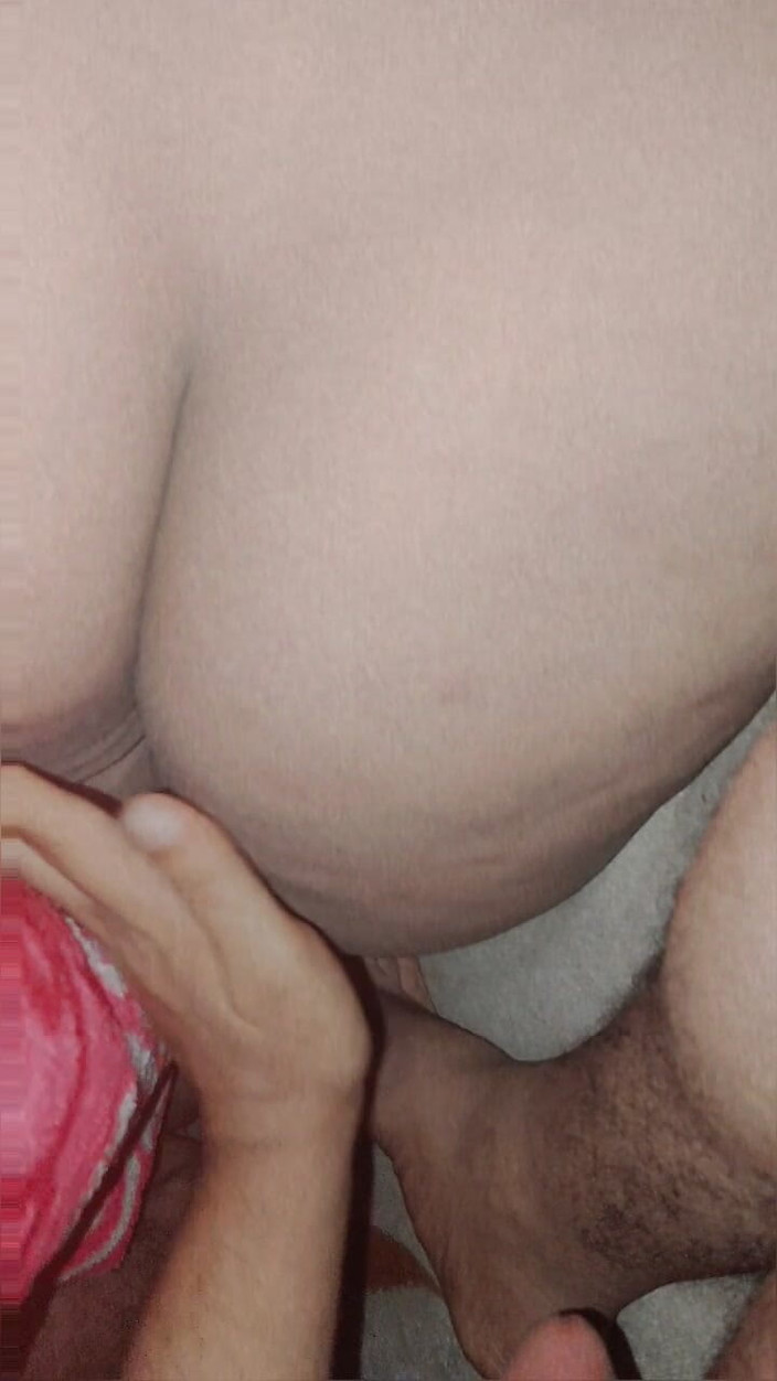 Six my and wife: Holka s velkým zadem