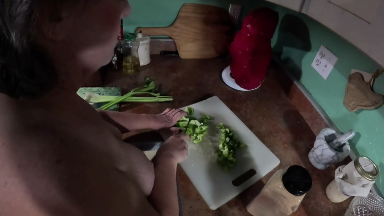 Homesteadmama: Cheryl Cooks Tofu Scramble