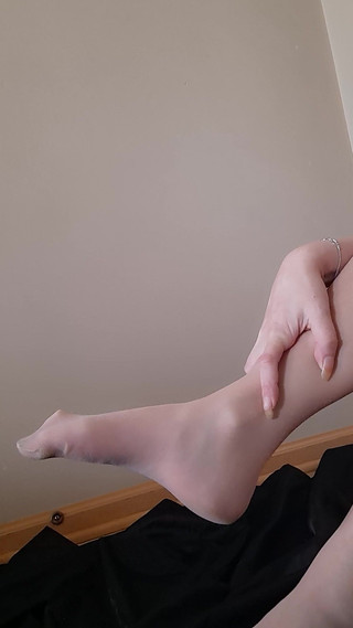 Naughty alchemy: नाइलन के पैर और पंजे ओह माय