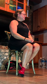 Dominatrix paní April - Vyrobena příprava na službu Paní April
