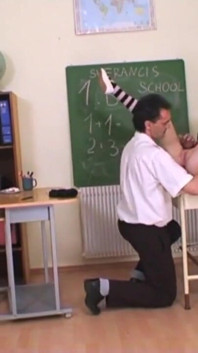 Awek seks bilik darjah menikmati profesor menggoda dan berkongkek 3