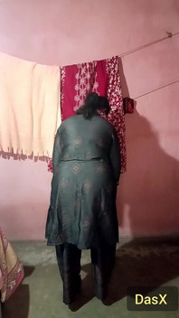 Saree tek başına