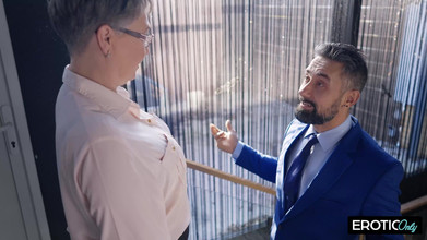 MILFFreaksX: イルゼおばあちゃんは20歳のようにセクシーで、若いアラビア種牡馬は彼女のぽっちゃりした体が大好きです