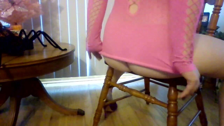 AsiaLuvDoll: Stripper Grinding Her Customer with Her Ass Lap Dance Dirty...
