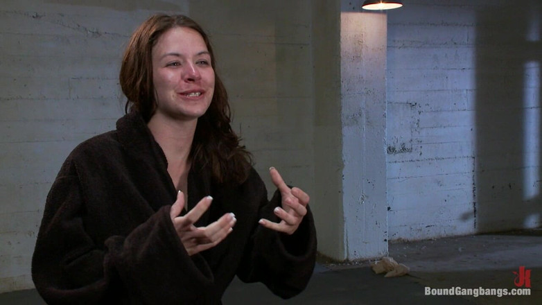 Bound Gang Bangs by Kink: Zbrusu nová dívka je svázaná, gangbangovaná a dp'ed vůbec poprvé!!!