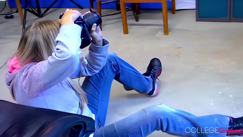 College Uniform: Servizio fotografico con candice Collyer, Hayley-marie