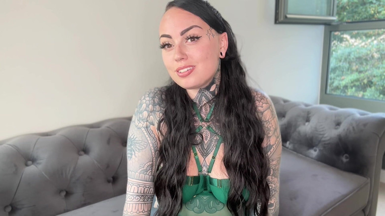 Miss Valentina: Extreme Fantasy