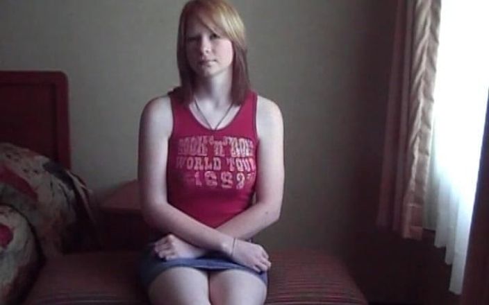 NaughtyMidwestGirls: Ann Marie - 18 años Pelirroja primera vez en cámara